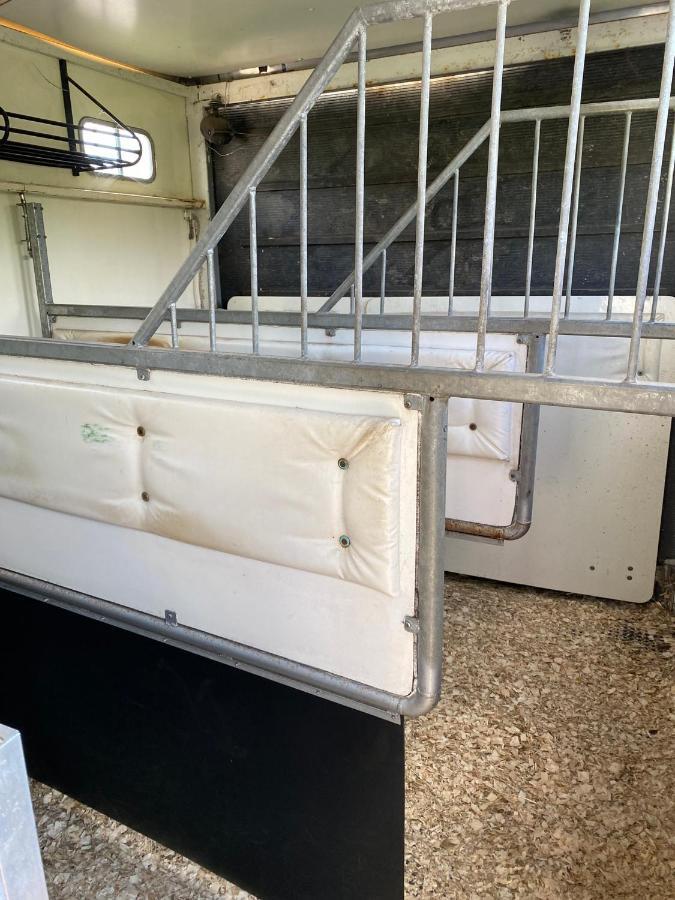 Hettie The Horsebox Hotel Henley-on-Thames Exterior photo